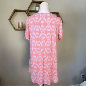 Market & Spruce pink and blue short sleeve tunic